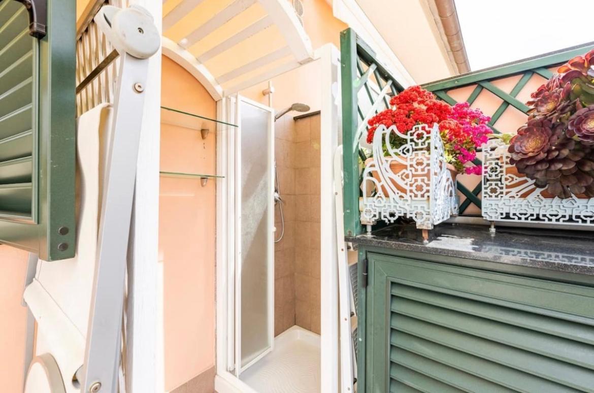 La Casa Al Mare Centro Storico Di Loano Con Garage Διαμέρισμα Εξωτερικό φωτογραφία