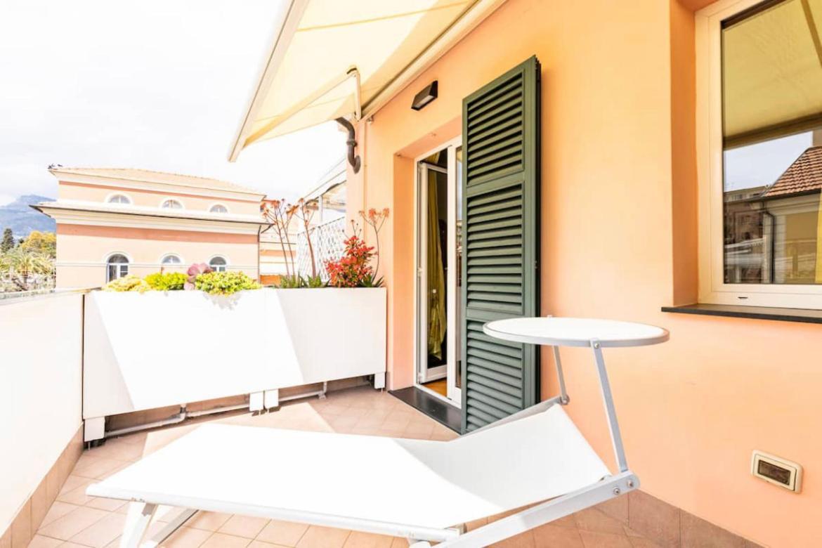 La Casa Al Mare Centro Storico Di Loano Con Garage Διαμέρισμα Εξωτερικό φωτογραφία